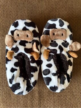 Cow slippers for women